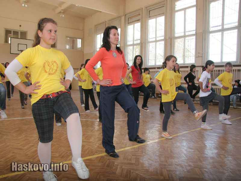 Родителите също танцуваха
