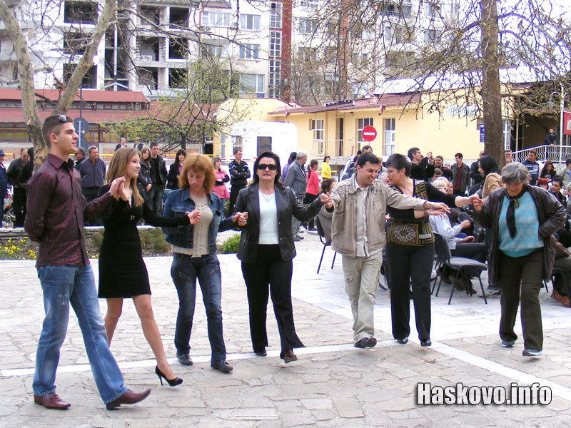 Миналогодишното хоро