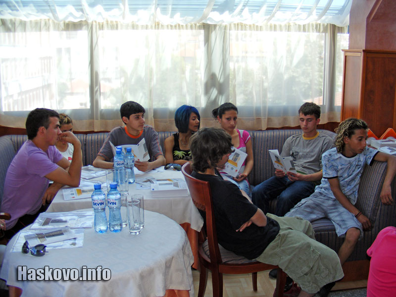 Двайсетина младежи дойдаха на борсата