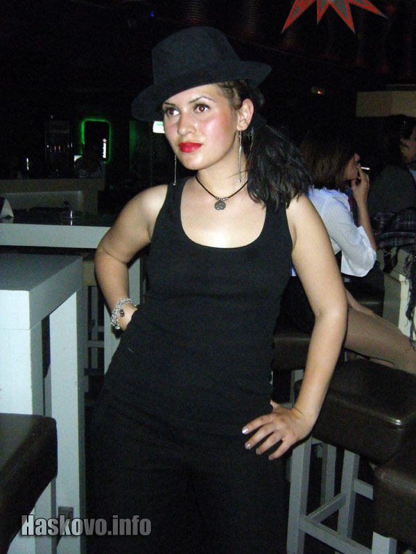 Според дрес кода