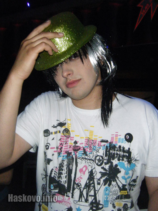 Според дрес кода