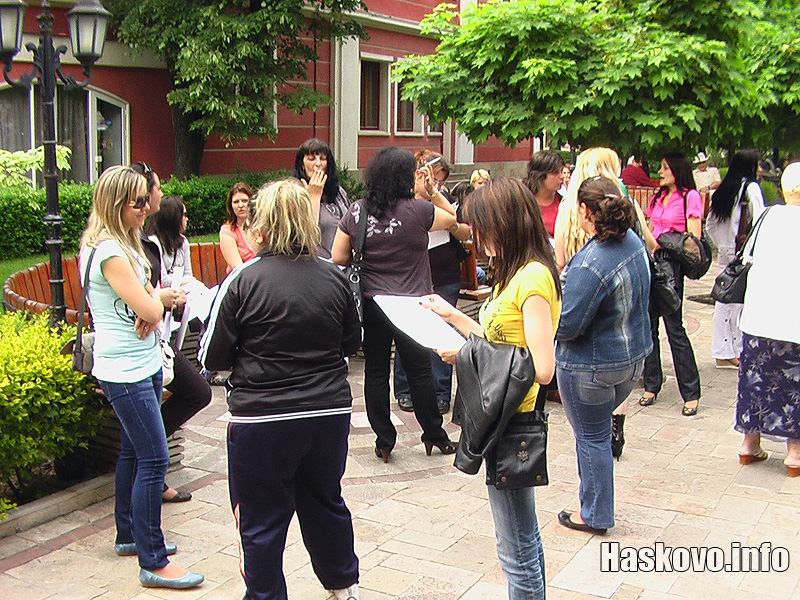 Стотици майки от Хасково имат да връщат пари