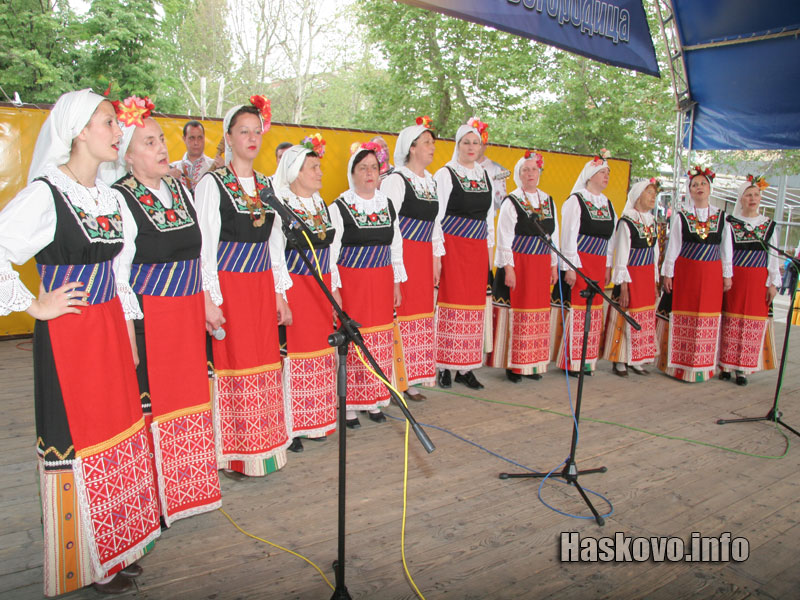 Церемония по случай 6 май