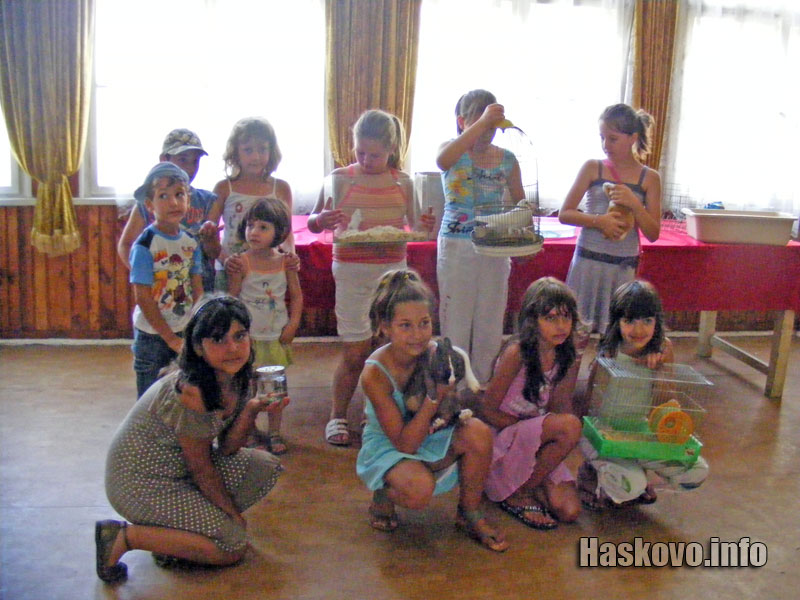 Децата с любимците си Децата с любимците си