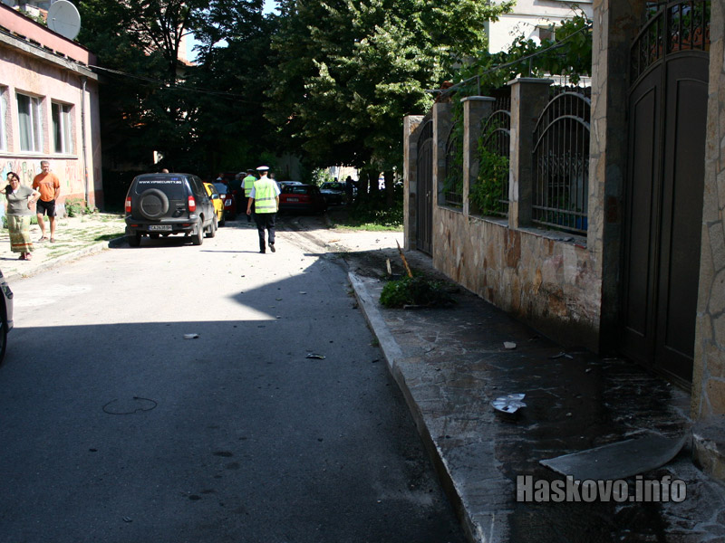 Преди да спре фордът остъргал ограда