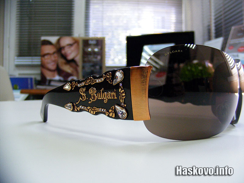 Очила с камъни