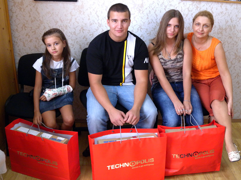 11-годишната Николета е първата в ляво, снимка МВР Хасково