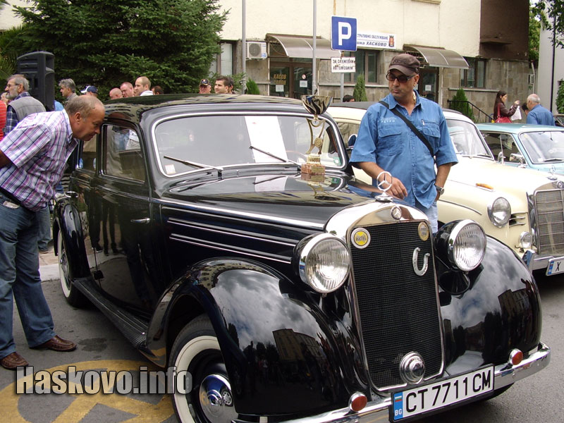 Гено Иванов с автомобила си