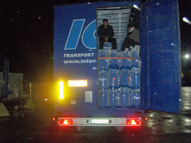 Камионът и нелегалните пътници