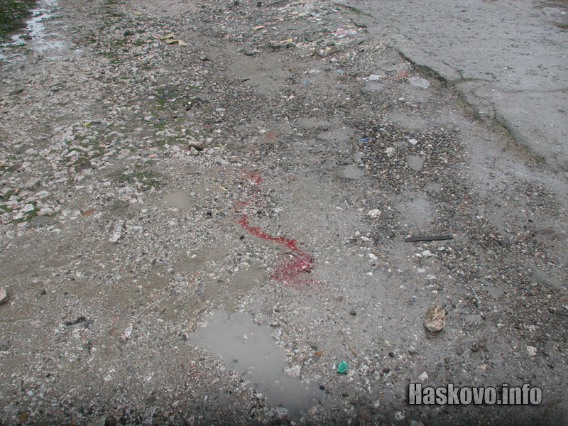 Кървави следи