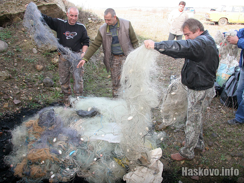 Конфискувани мрежи, архив