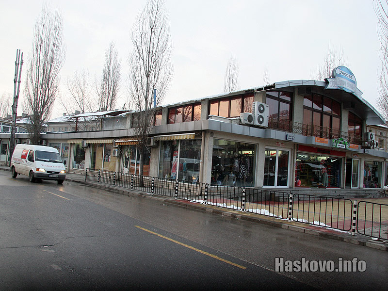 Бутиците над реката