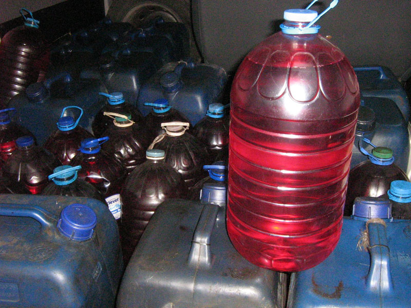 Незаконното гориво в Свиленград, снимка от Агенция Митници