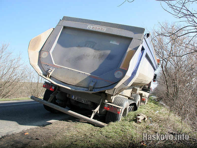 Закъсалият камион Закъсалият камион