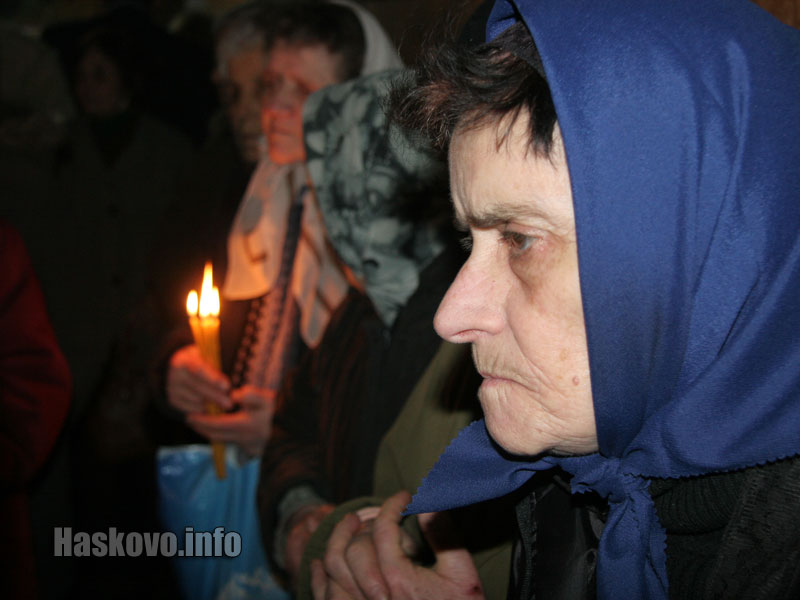 Митрополит Николай донесе мощите на свети Харалампий в Черногорово Митрополит Николай донесе мощите на свети Харалампий в Черногорово