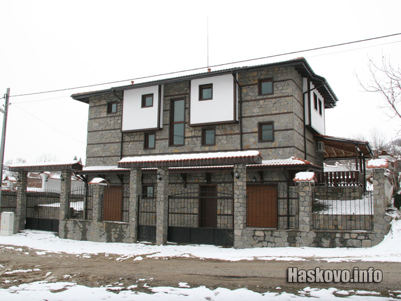 Луксозната къща