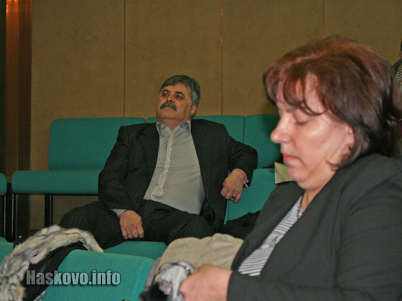 Решенията днес бяха взети под зоркия поглед на депутата от ГЕРБ Иван Петров