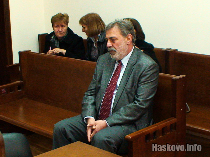 Георги Иванов бе в залата без адвоката си