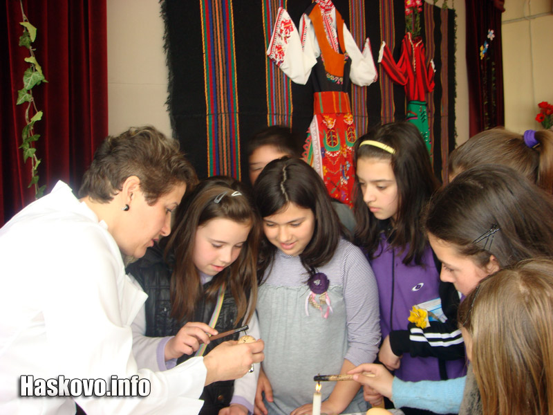 Стойна Араклиева показва техниката