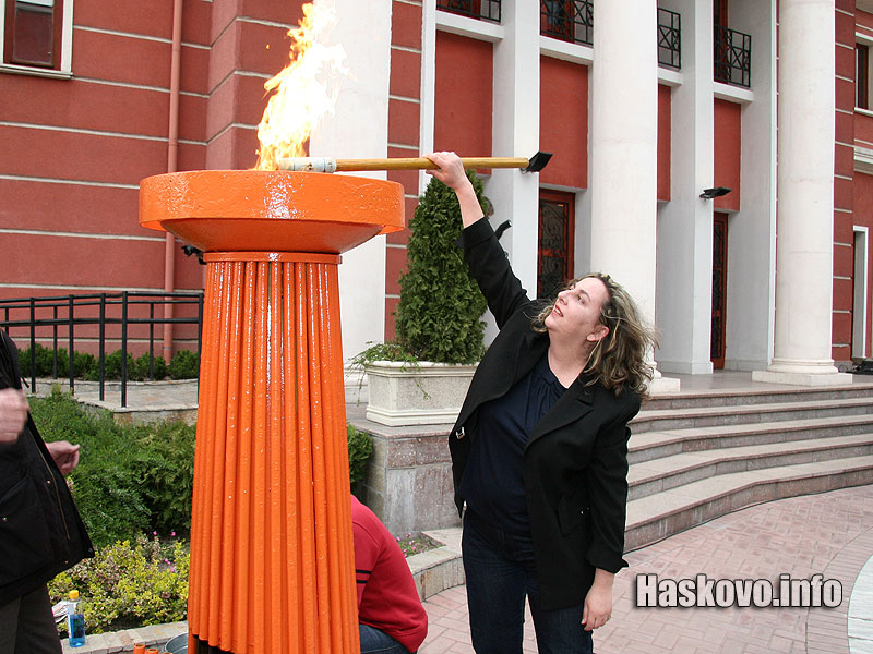 Десислава Тивчева запали огъня на 39-тата Южна пролет