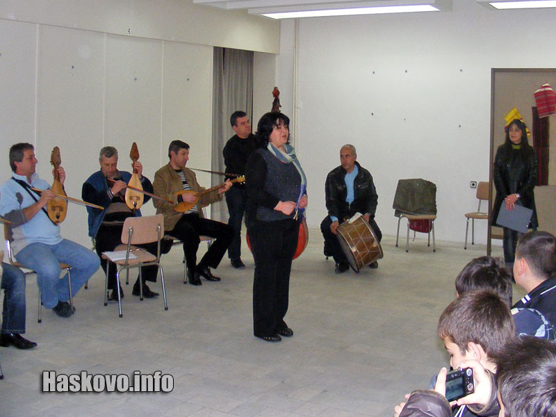 Музикантите от народния оркестър