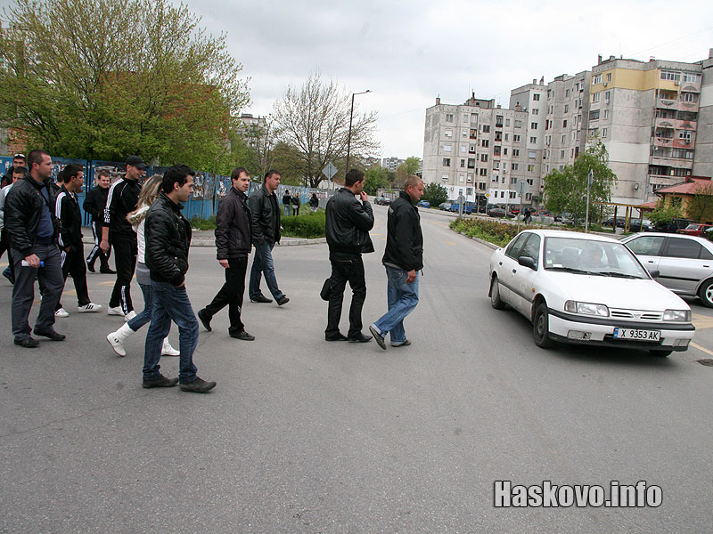 Надлъгването