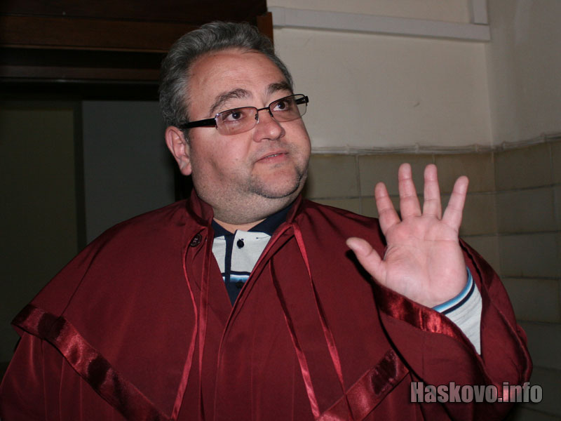 Прокурор Антон Попов Прокурор Антон Попов