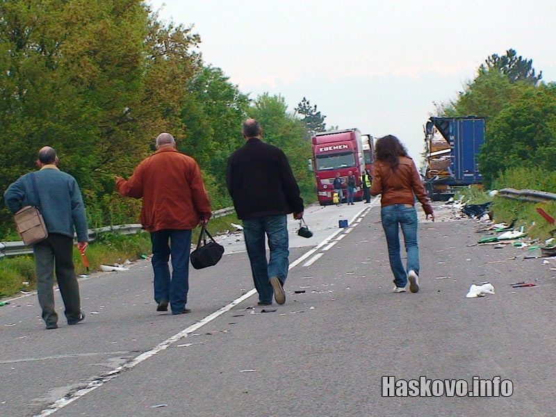 Другият камион е на повече от 100 метра от първия Другият камион е на повече от 100 метра от първия