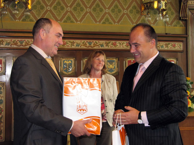 Двамата кметове