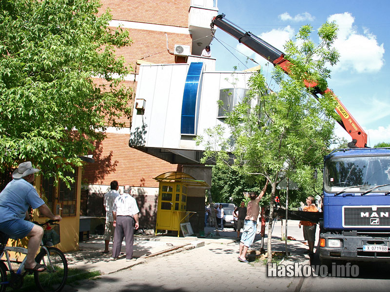 Монтирането на павилиона