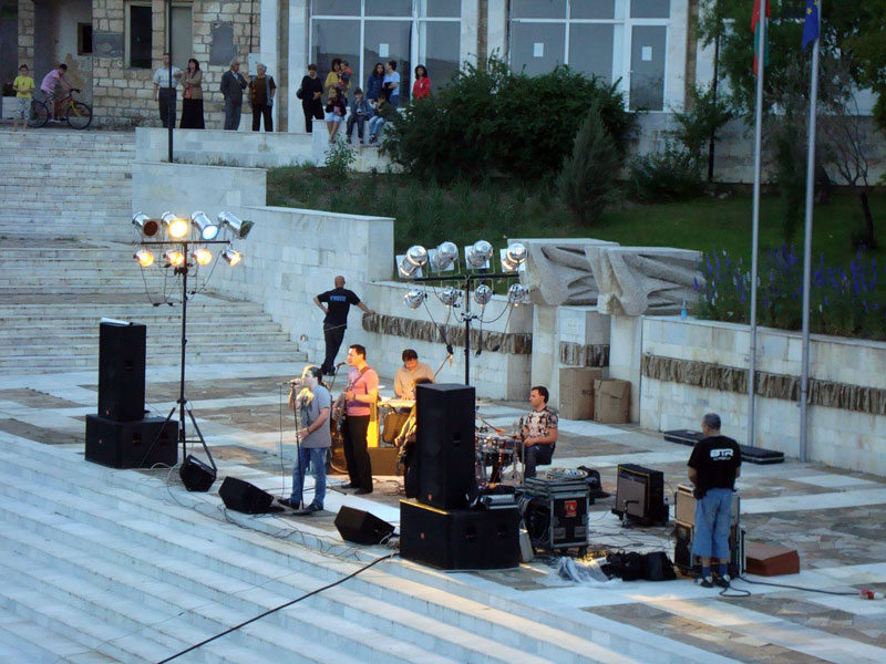 БТР в Ивайловград, архив