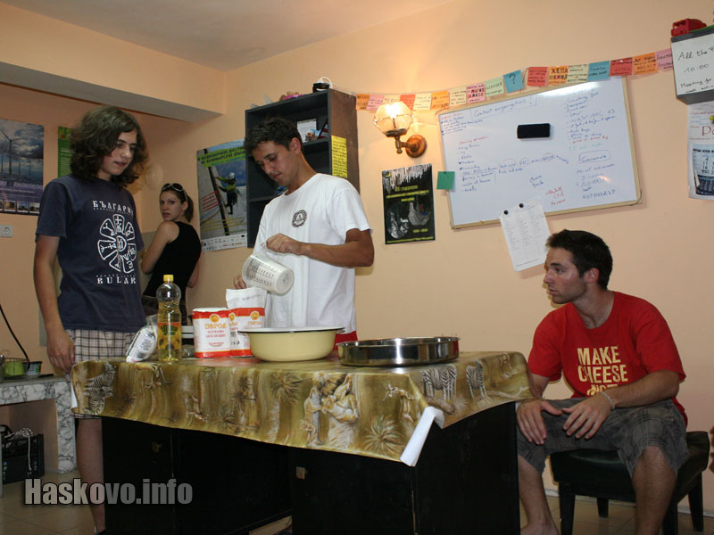 Доброволците