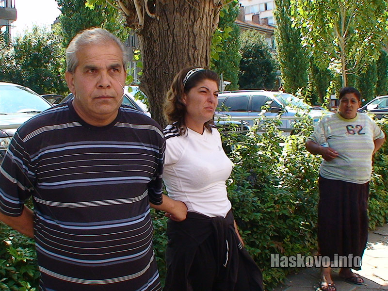 Близките на задържаните