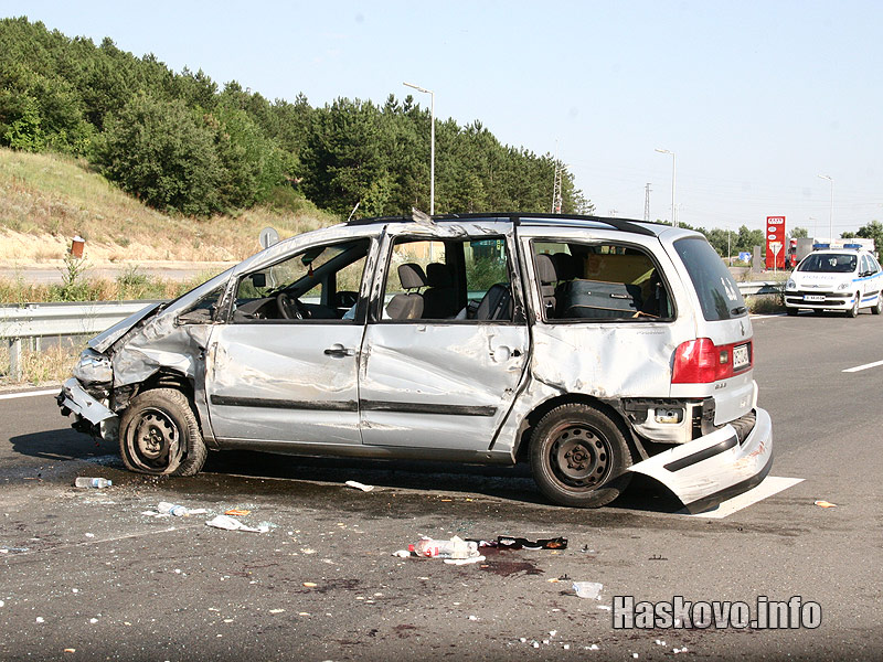 Колата се е въртяла в продължение на 50 метра Колата се е въртяла в продължение на 50 метра