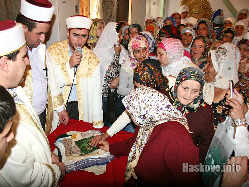 Стотици мюсюлмани 