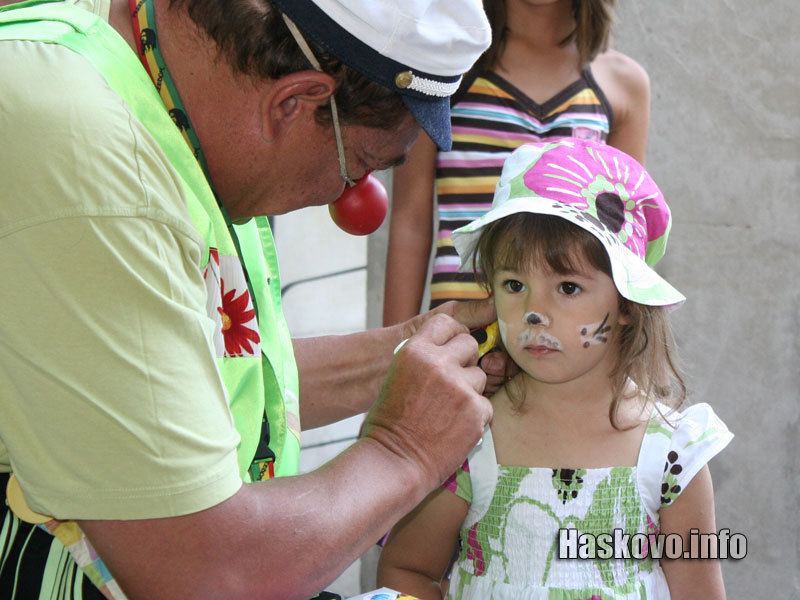 Детски празник в библиотеката Детски празник в библиотеката
