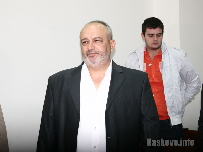 Кадир Кадир в съда