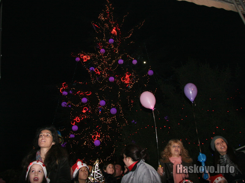 Запалването на светлините на елхата
