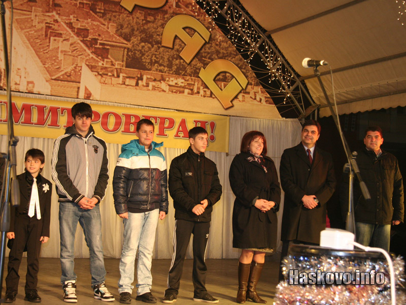 Запалването на светлините на елхата Запалването на светлините на елхата