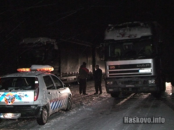 Тировете се спират по паркингите, снимка Георги Даскалов