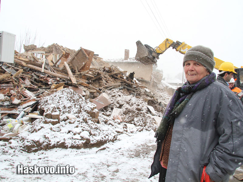 Разчистиха къщата на баба Тянка