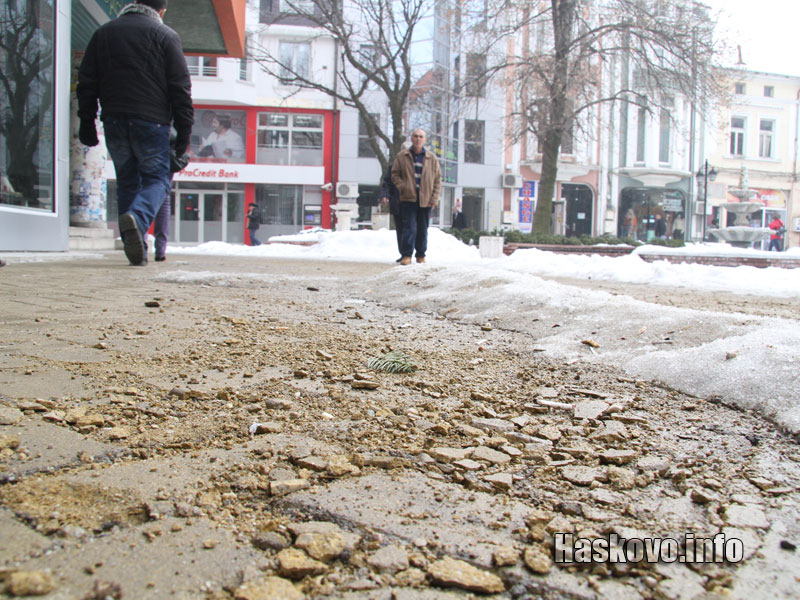 Разрушенията след снега