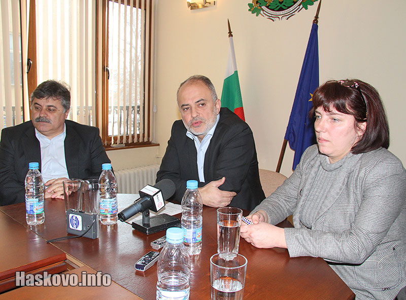 Тотю Младенов