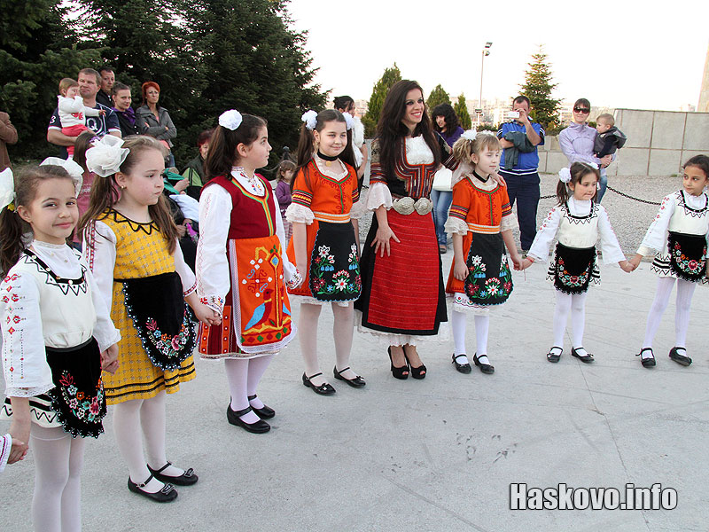 Елица Тодорова Елица Тодорова