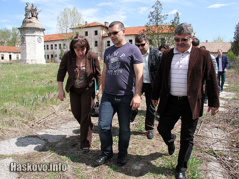 Паметникът