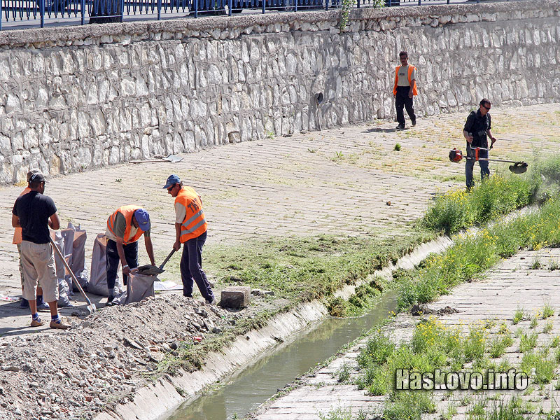 Почистване на реката в Хасково