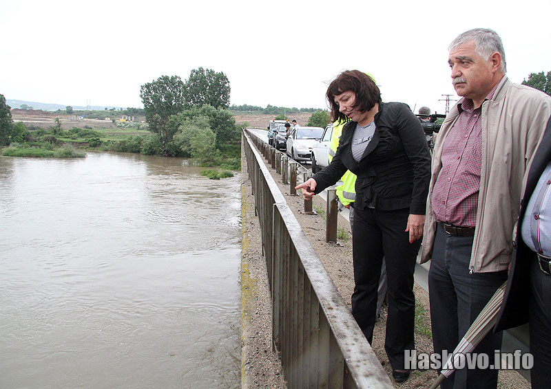 Кризисният щаб посети рискови места