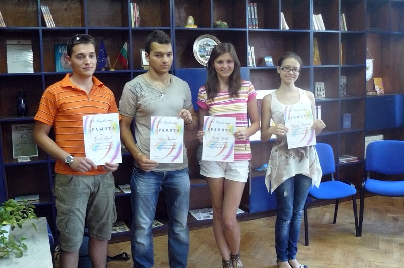 Абитуриенти