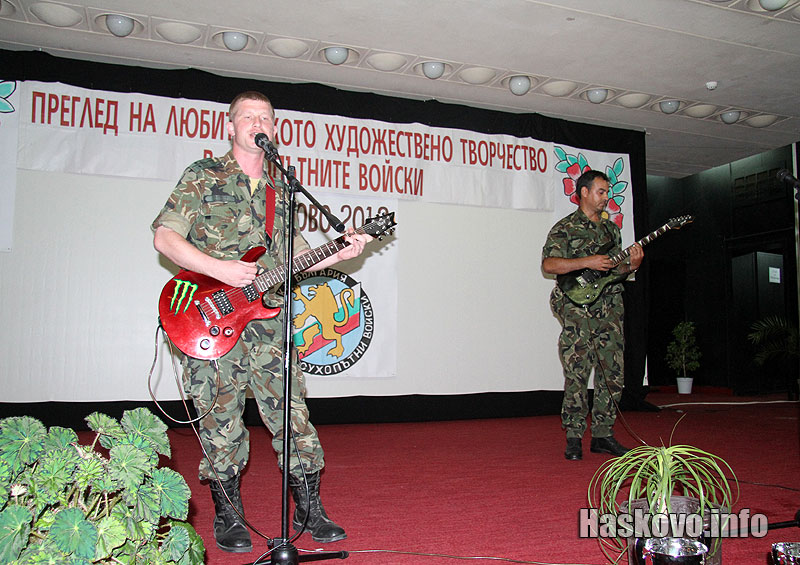 Самодейните състави на военните Самодейните състави на военните