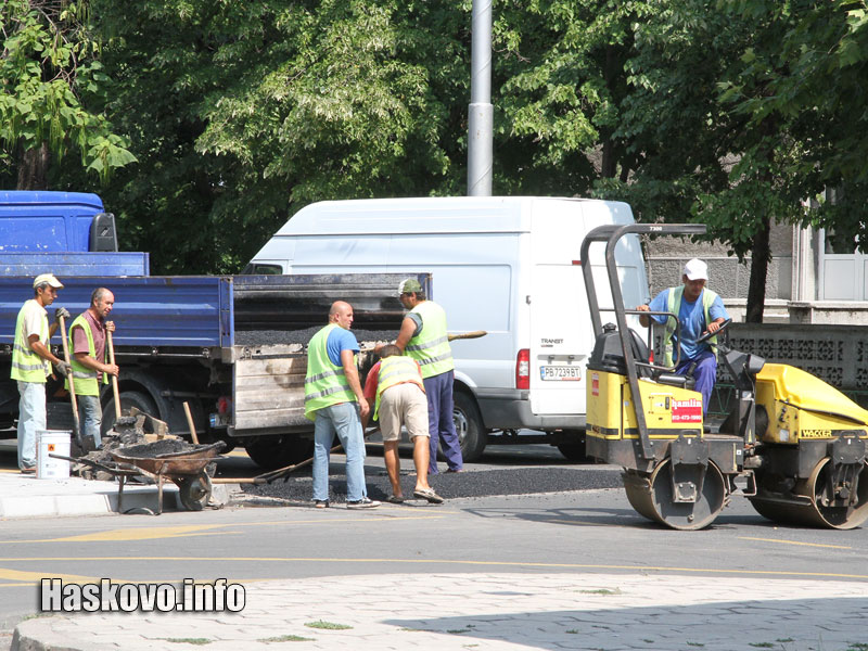 Изграждането на ограничението пред Спортното училище